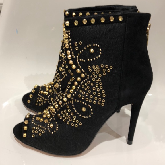 SOLD!! NIB Zara jacquard / gold studded bootie. 9 - Picture 4 of 6